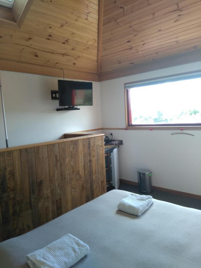 Cherry Top Farmstay - Boutique Eco Village Lilydale Esterno foto